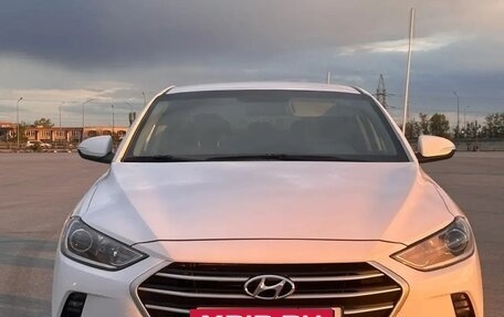 Hyundai Elantra VI рестайлинг, 2018 год, 1 650 000 рублей, 2 фотография