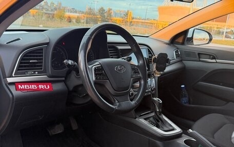 Hyundai Elantra VI рестайлинг, 2018 год, 1 650 000 рублей, 6 фотография