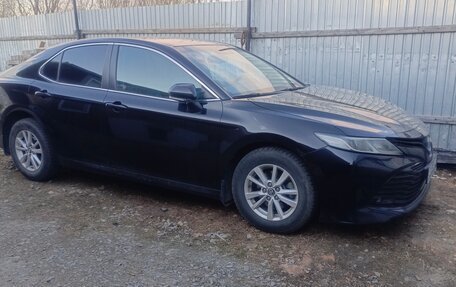 Toyota Camry, 2018 год, 2 300 000 рублей, 2 фотография