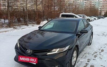 Toyota Camry, 2018 год, 2 300 000 рублей, 4 фотография