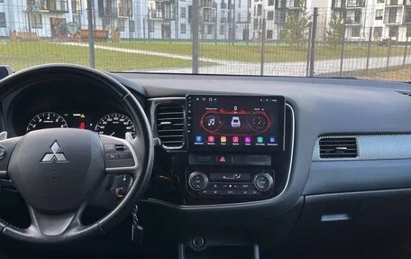 Mitsubishi Outlander III рестайлинг 3, 2014 год, 1 410 000 рублей, 6 фотография