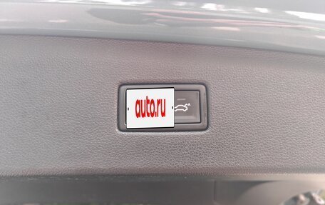 Volkswagen Tiguan II, 2020 год, 2 850 000 рублей, 16 фотография