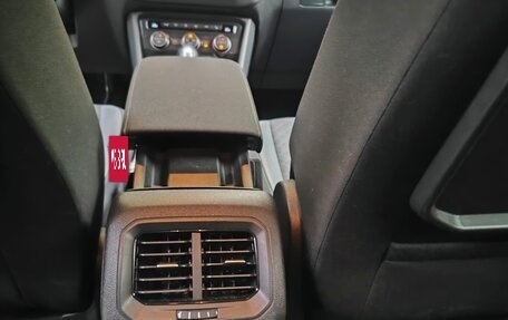 Volkswagen Tiguan II, 2020 год, 2 850 000 рублей, 12 фотография