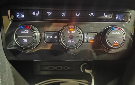Volkswagen Tiguan II, 2020 год, 2 850 000 рублей, 23 фотография