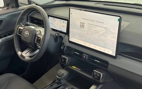 Toyota RAV4, 2026 год, 4 449 000 рублей, 14 фотография
