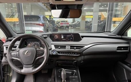 Lexus UX I, 2021 год, 2 050 000 рублей, 9 фотография