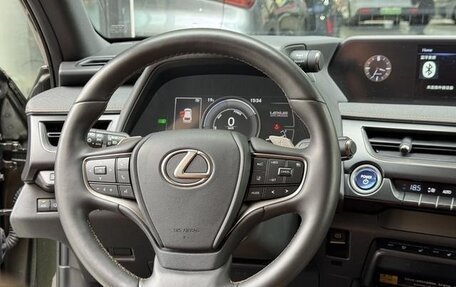 Lexus UX I, 2021 год, 2 050 000 рублей, 12 фотография