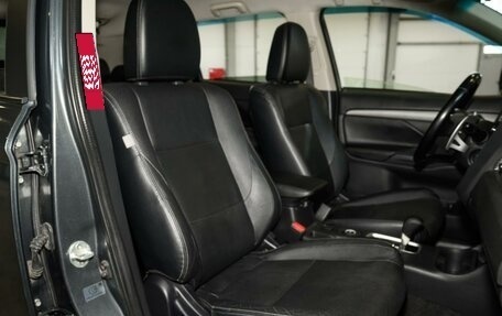 Mitsubishi Outlander III рестайлинг 3, 2014 год, 1 329 000 рублей, 9 фотография