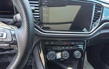 Volkswagen T-Roc I, 2021 год, 1 700 000 рублей, 10 фотография
