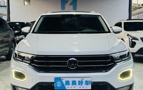 Volkswagen T-Roc I, 2021 год, 1 600 000 рублей, 2 фотография