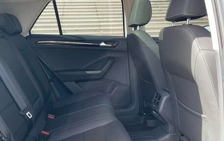 Volkswagen T-Roc I, 2021 год, 1 600 000 рублей, 15 фотография