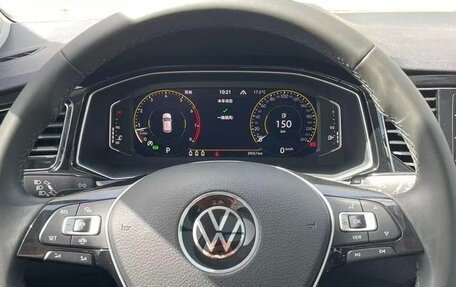 Volkswagen T-Roc I, 2021 год, 1 600 000 рублей, 19 фотография