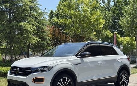 Volkswagen T-Roc I, 2021 год, 1 700 000 рублей, 1 фотография