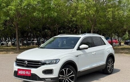 Volkswagen T-Roc I, 2021 год, 1 600 000 рублей, 1 фотография