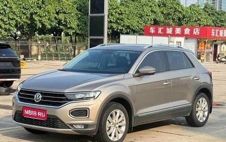 Volkswagen T-Roc I, 2021 год, 1 700 000 рублей, 1 фотография