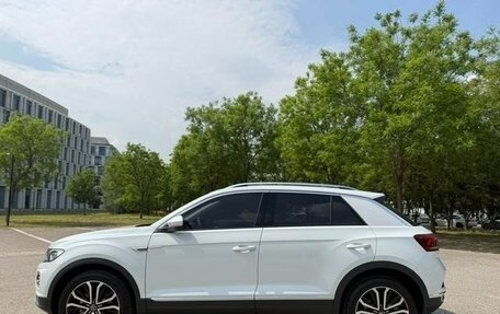 Volkswagen T-Roc I, 2021 год, 1 600 000 рублей, 3 фотография