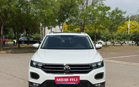 Volkswagen T-Roc I, 2021 год, 1 600 000 рублей, 2 фотография