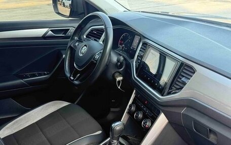 Volkswagen T-Roc I, 2021 год, 1 700 000 рублей, 9 фотография