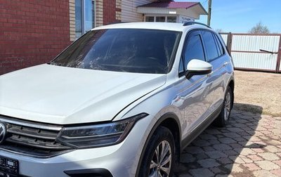 Volkswagen Tiguan II, 2022 год, 1 850 000 рублей, 1 фотография