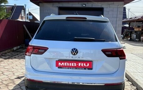Volkswagen Tiguan II, 2022 год, 1 850 000 рублей, 2 фотография