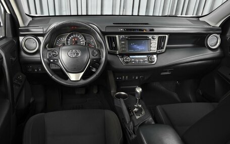 Toyota RAV4, 2015 год, 1 920 000 рублей, 6 фотография