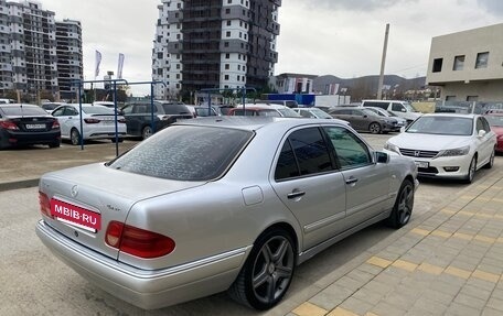 Mercedes-Benz E-Класс, 1997 год, 320 000 рублей, 3 фотография