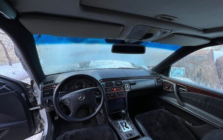 Mercedes-Benz E-Класс, 1997 год, 320 000 рублей, 17 фотография