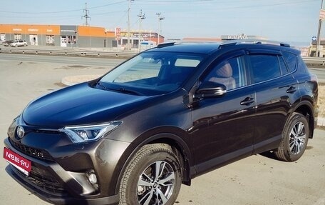 Toyota RAV4, 2018 год, 3 000 000 рублей, 1 фотография