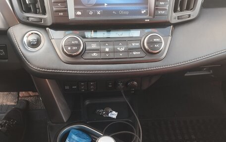 Toyota RAV4, 2018 год, 3 000 000 рублей, 11 фотография
