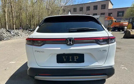 Honda Vezel, 2022 год, 1 975 000 рублей, 5 фотография