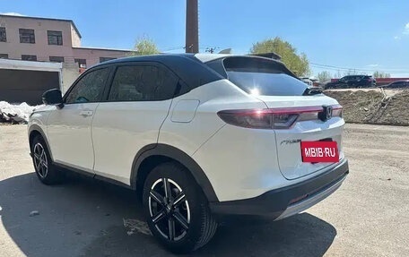 Honda Vezel, 2022 год, 1 975 000 рублей, 4 фотография