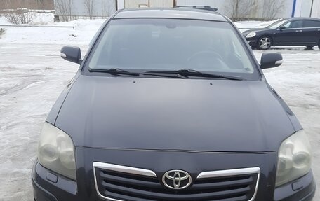 Toyota Avensis III рестайлинг, 2006 год, 670 000 рублей, 1 фотография