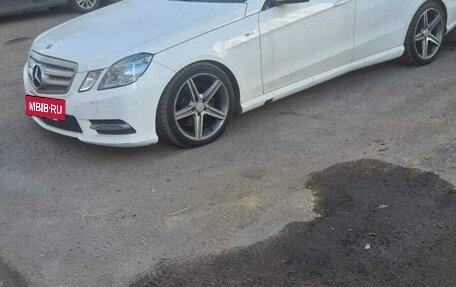 Mercedes-Benz E-Класс, 2013 год, 1 400 000 рублей, 2 фотография