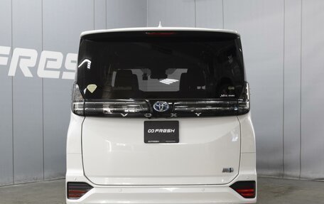 Toyota Voxy, 2022 год, 4 200 000 рублей, 4 фотография