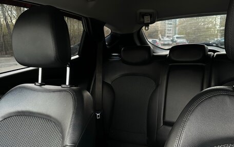 Hyundai ix35 I рестайлинг, 2011 год, 1 300 000 рублей, 13 фотография