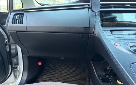 Toyota Prius, 2012 год, 1 150 000 рублей, 9 фотография