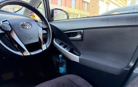Toyota Prius, 2012 год, 1 150 000 рублей, 8 фотография