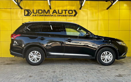 Mitsubishi Outlander III рестайлинг 3, 2017 год, 1 599 000 рублей, 9 фотография