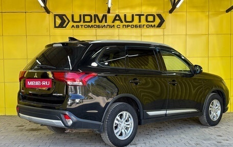 Mitsubishi Outlander III рестайлинг 3, 2017 год, 1 599 000 рублей, 10 фотография