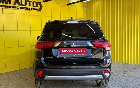 Mitsubishi Outlander III рестайлинг 3, 2017 год, 1 599 000 рублей, 11 фотография