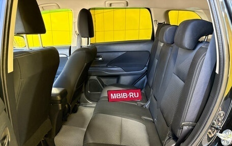 Mitsubishi Outlander III рестайлинг 3, 2017 год, 1 599 000 рублей, 22 фотография