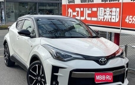 Toyota C-HR I рестайлинг, 2021 год, 1 400 001 рублей, 2 фотография