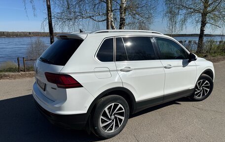 Volkswagen Tiguan II, 2018 год, 2 800 000 рублей, 7 фотография