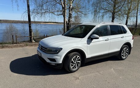 Volkswagen Tiguan II, 2018 год, 2 800 000 рублей, 9 фотография