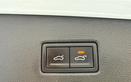 Volkswagen Tiguan II, 2018 год, 2 800 000 рублей, 21 фотография