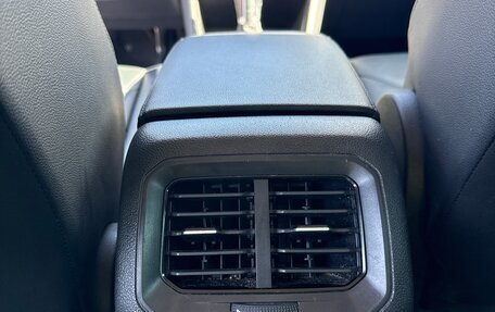 Volkswagen Tiguan II, 2018 год, 2 800 000 рублей, 19 фотография