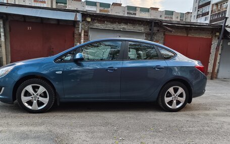 Opel Astra J, 2012 год, 650 000 рублей, 3 фотография