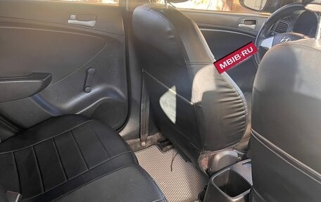 Hyundai Solaris II рестайлинг, 2013 год, 750 000 рублей, 5 фотография