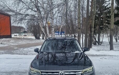 Volkswagen Tiguan II, 2018 год, 2 250 000 рублей, 1 фотография