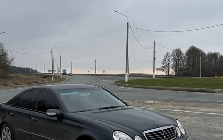 Mercedes-Benz E-Класс, 2003 год, 465 000 рублей, 3 фотография